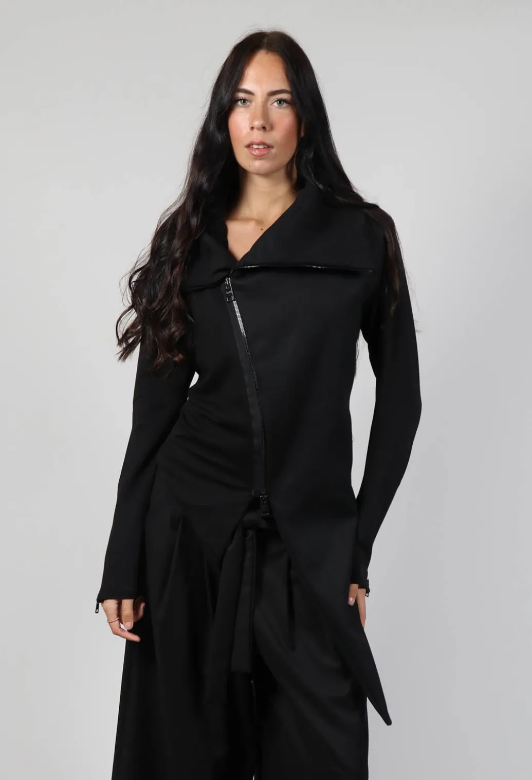 Asymmetric Strech Fleece in Black