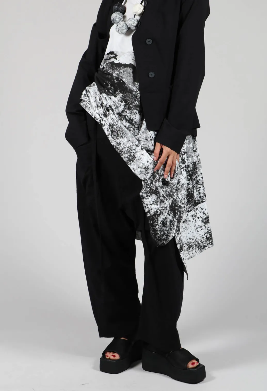 Balloon Trousers in Black