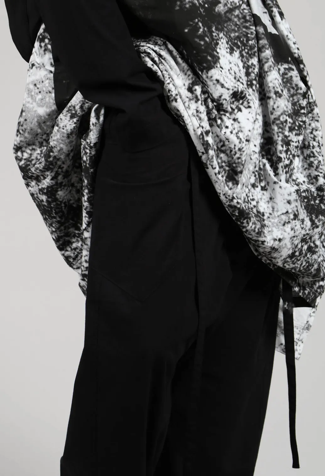 Balloon Trousers in Black