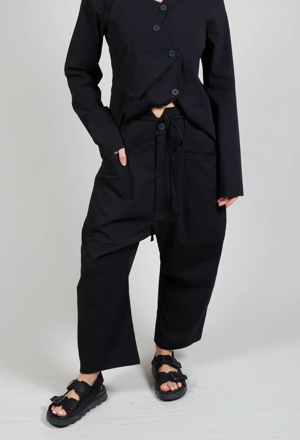Balloon Trousers in Black