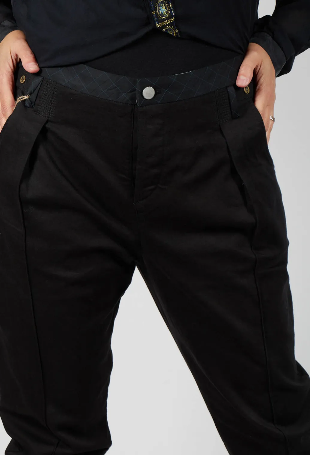Black Jeans with Front Seams
