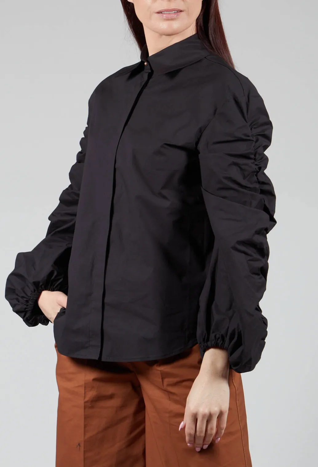Bubble Sleeve Shirt in Summer Black