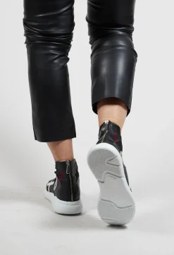 Chunky Slip On Trainers in Bianco / Sabbia / Melograno / Nero