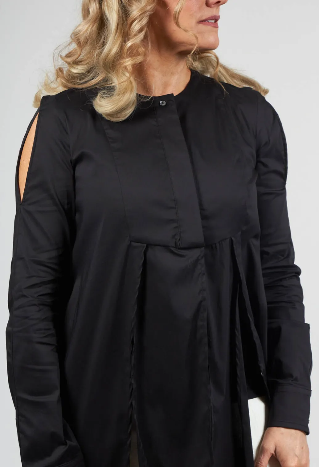 Collarless Shirt Chianti in Nero