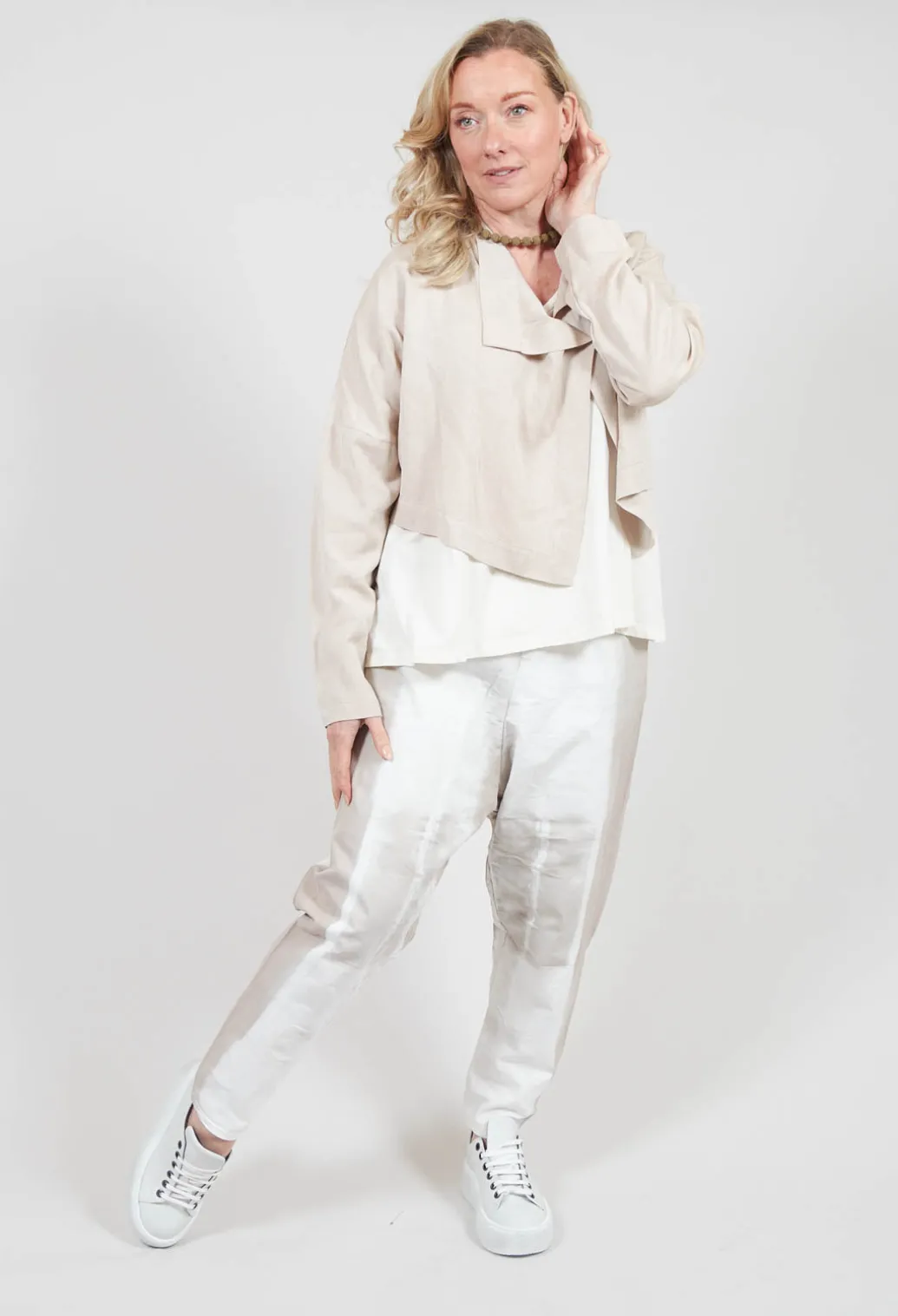 Cropped Cardigan with Pointed Collar in Beige