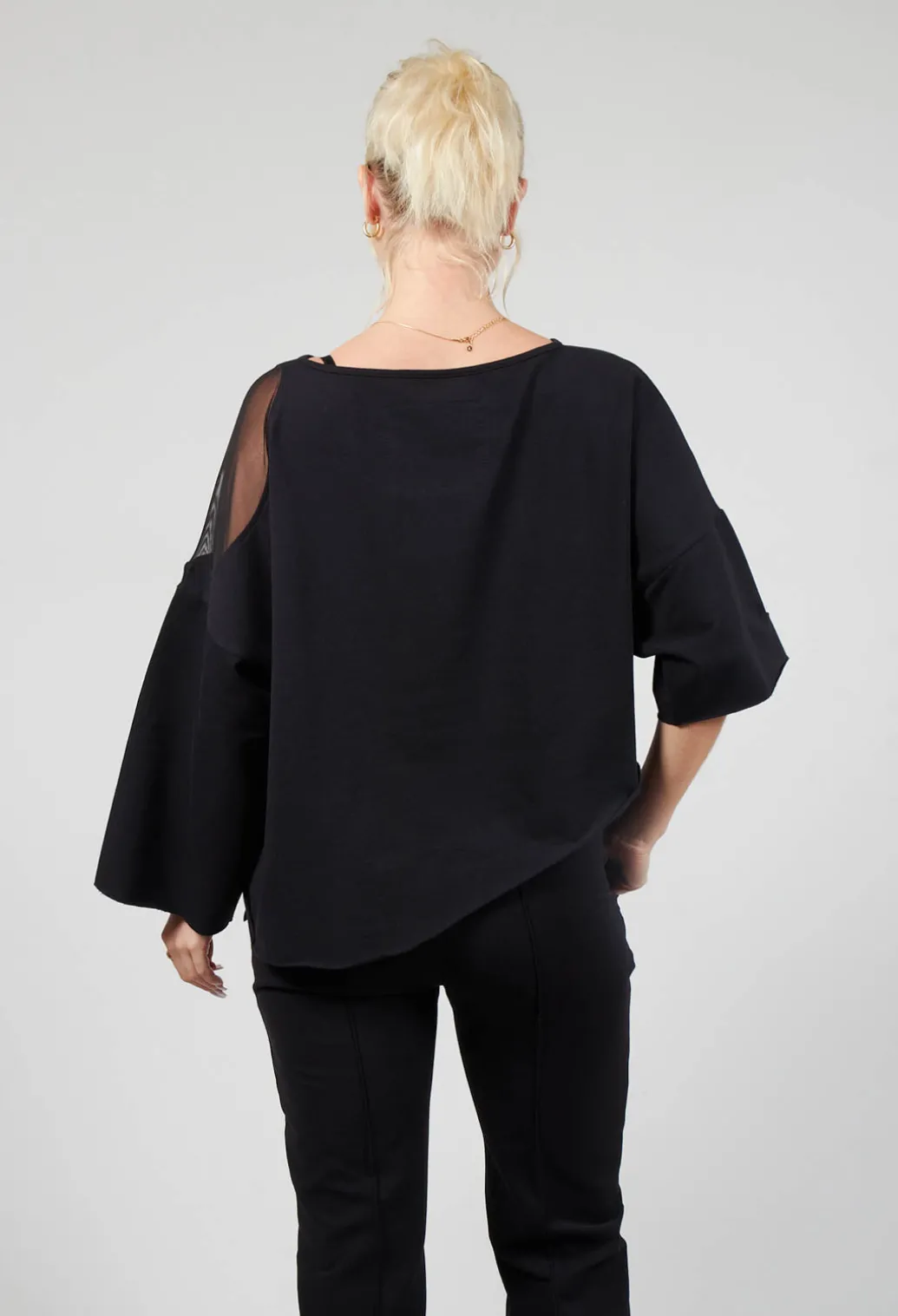 Cropped Jumper in Black