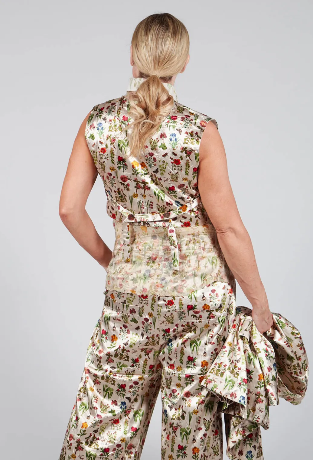 Cropped Waistcoat in Petite Fleurs
