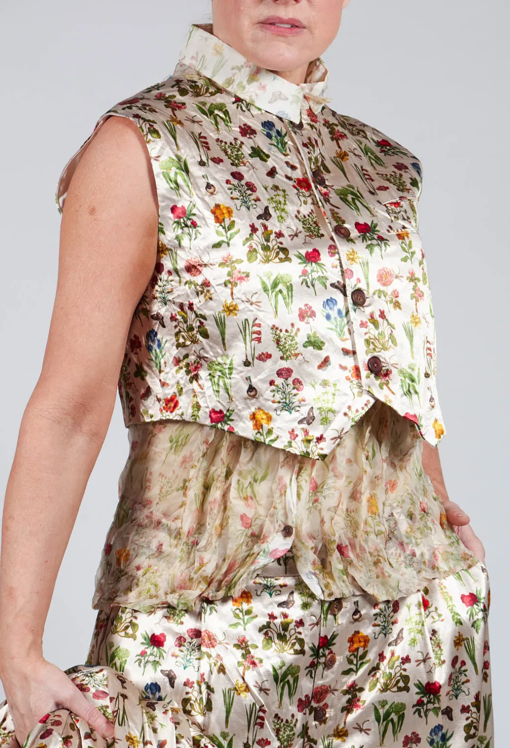 Cropped Waistcoat in Petite Fleurs