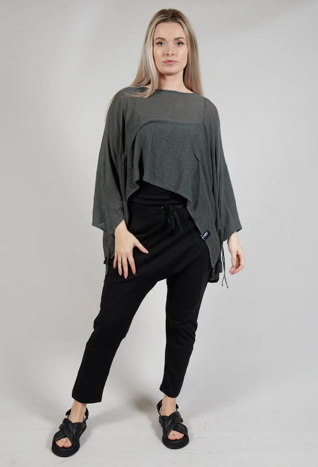 Drawstring Sleeve Poncho in Anthra