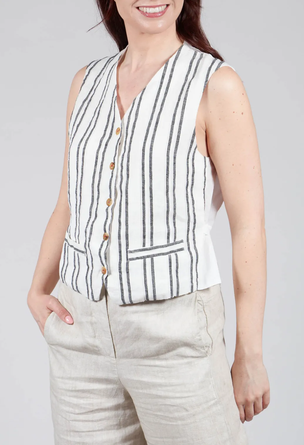 Gemma Gilet in Natural