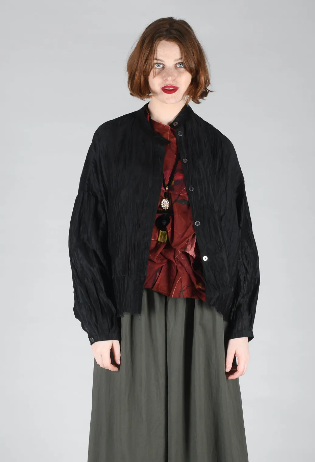 Grandad Collar Shirt in Lino Crush Nero