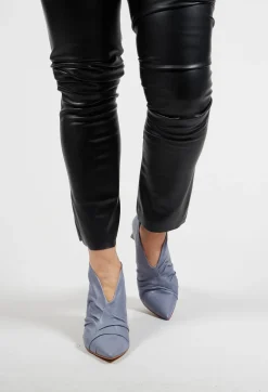 Heeled Boots in Glicine