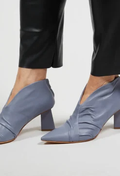 Heeled Boots in Glicine