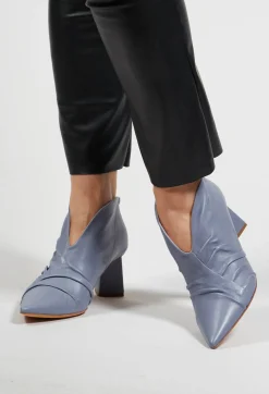 Heeled Boots in Glicine