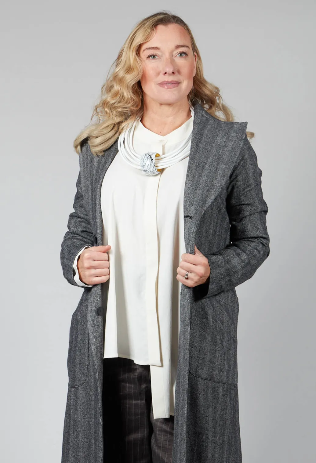 Hierophis Contrasting Net Mix Coat in Asfalto