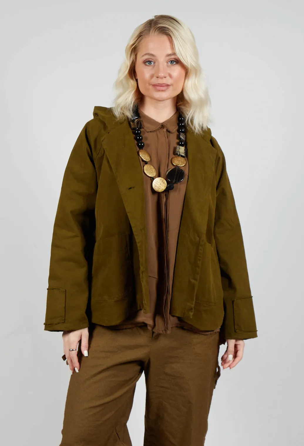 Hooded Jacket in Oliva