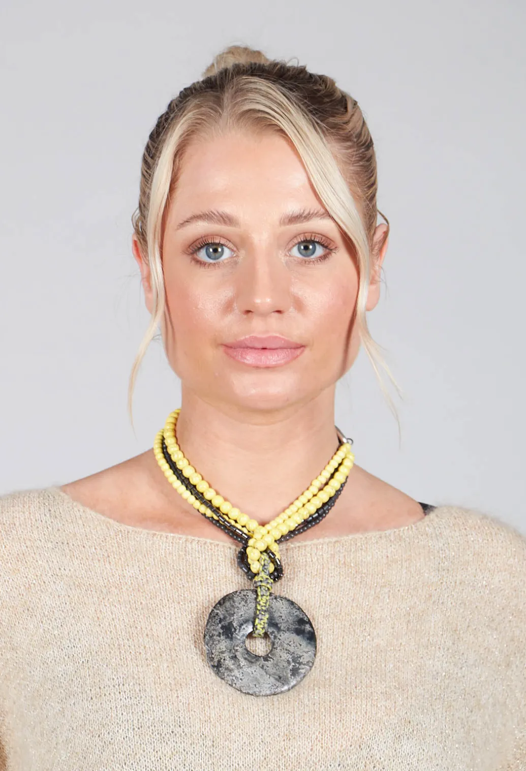Howlite Necklace in Yellow