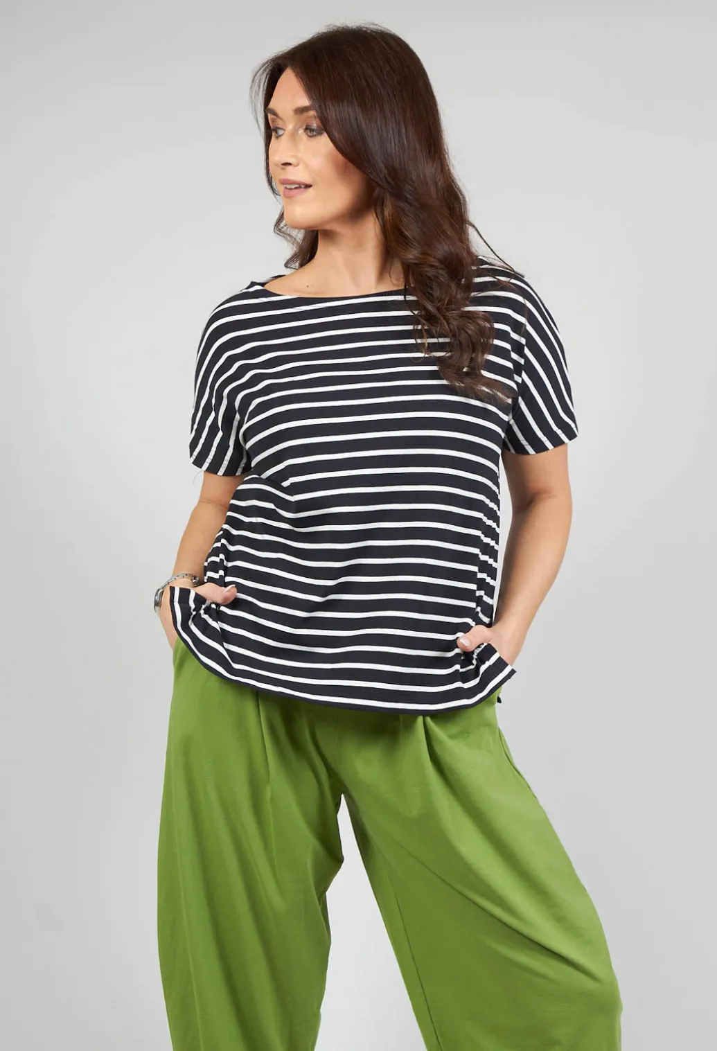 Ibisco R Stripe T-Shirt in Nero