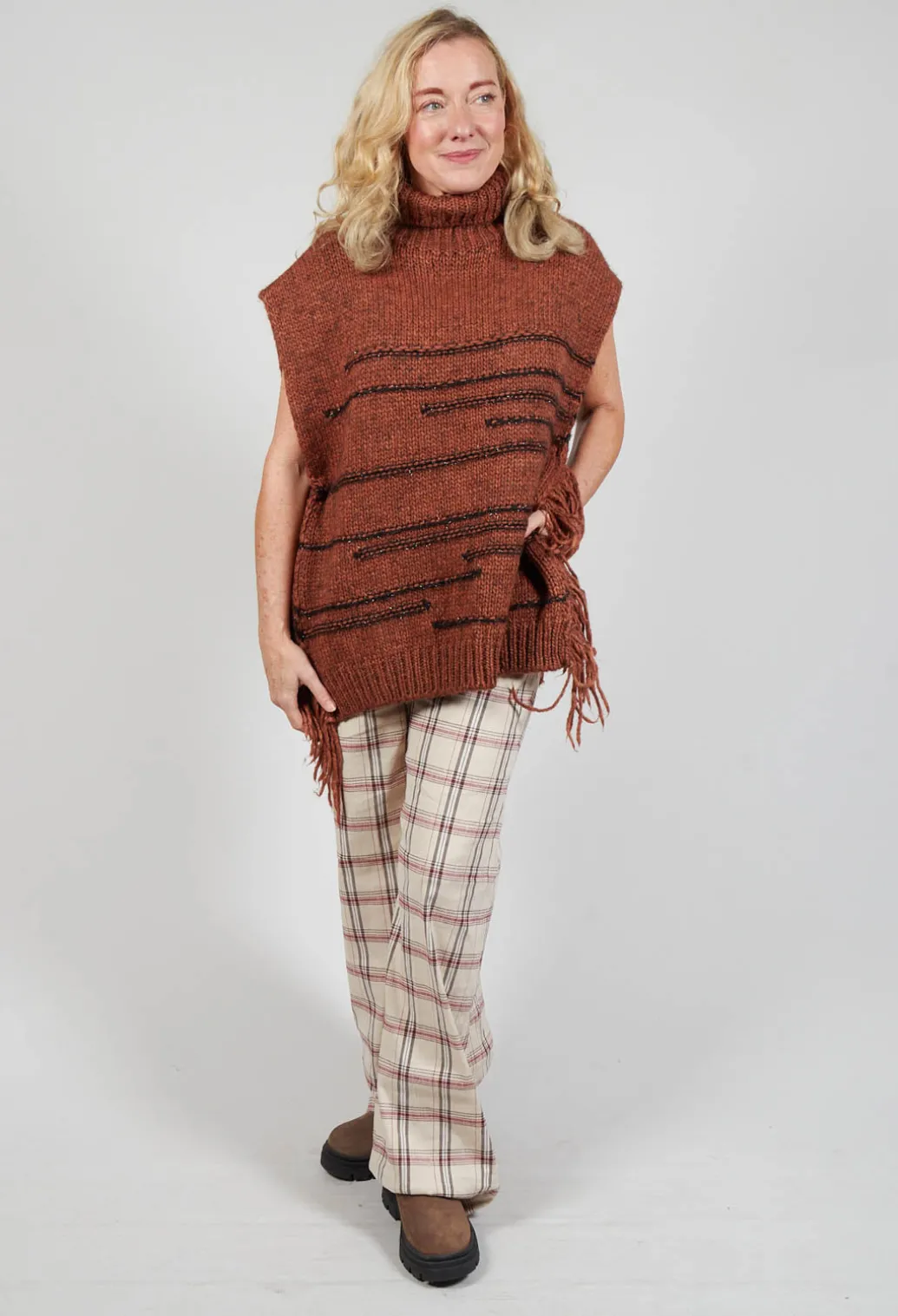 Knitted Cape in Ruggine Rust