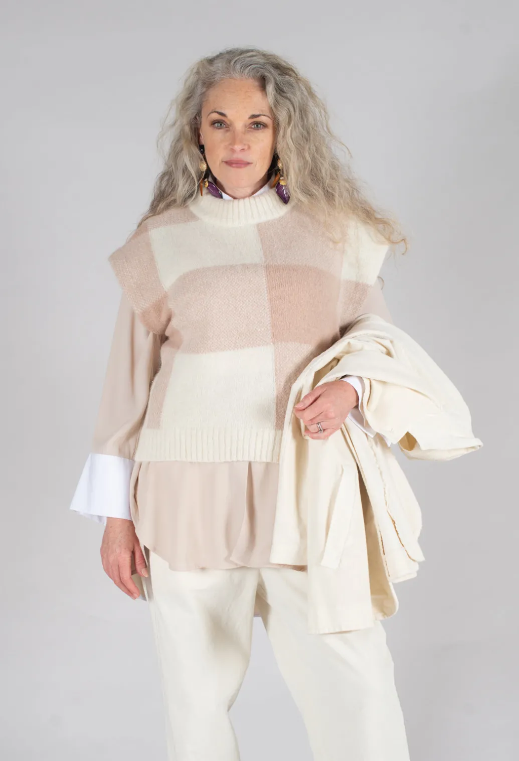 Knitted Vest Checked Jaquard in Beige