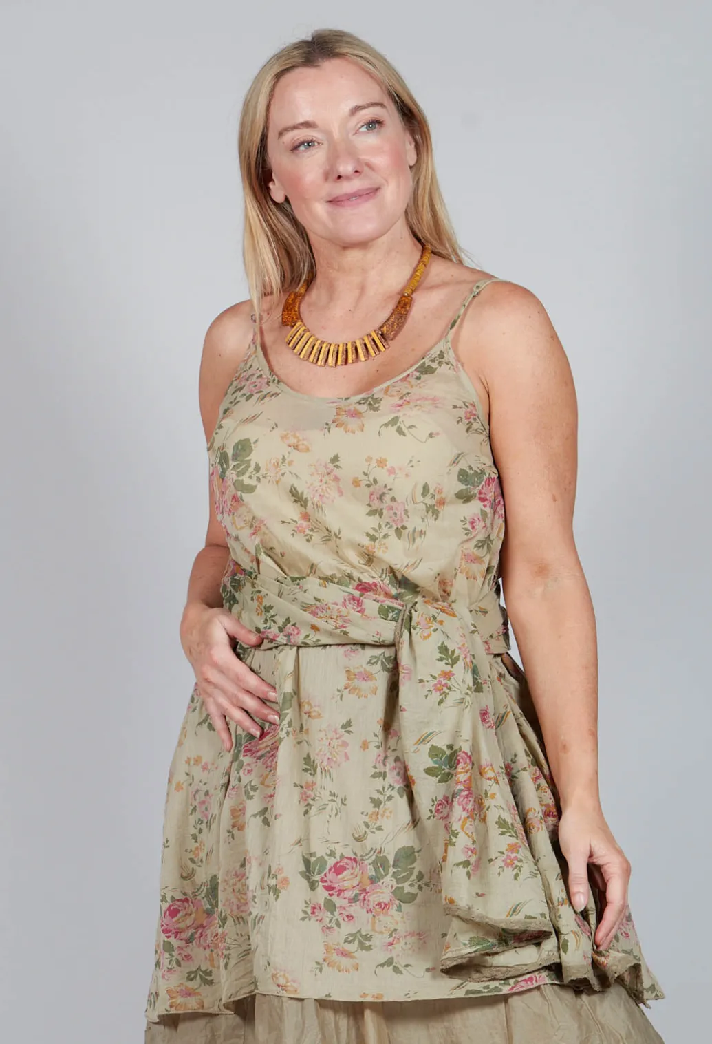 Lea Top in Almond Flowers