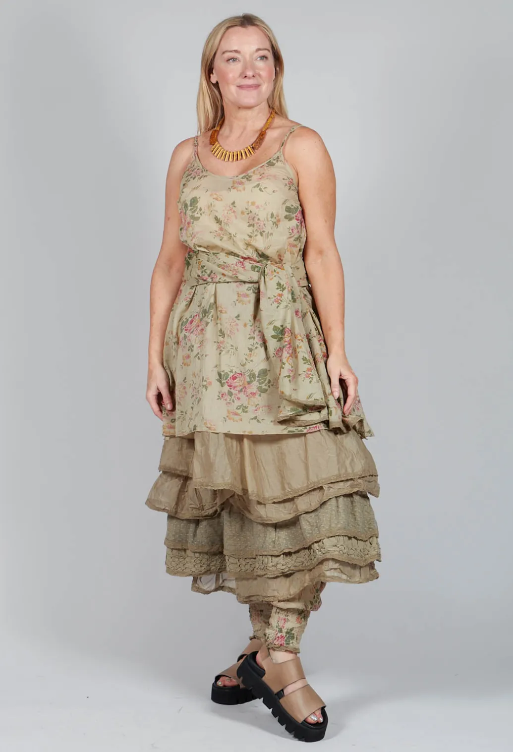 Lea Top in Almond Flowers