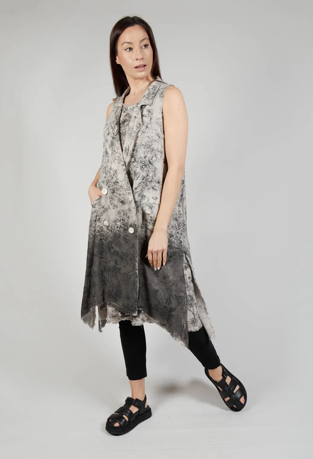 Long Sleeveless Coat in Linto Tinto Freddo Degrade Desert