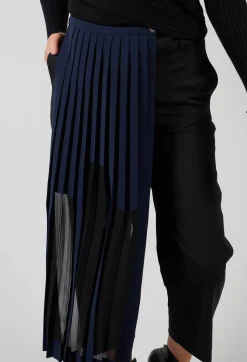 Monteurano Trousers in Nero
