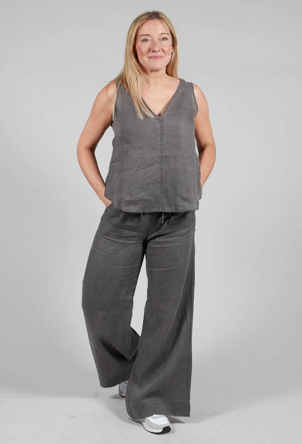 Mosaalf Pants in Charcoal