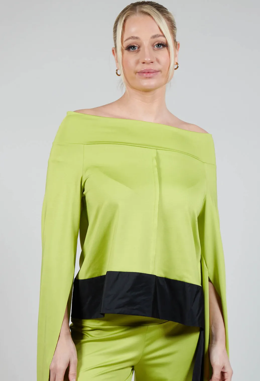 OSTA Shirt in Light Green Black