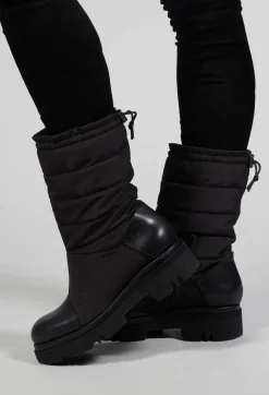Padded Boots in Nero