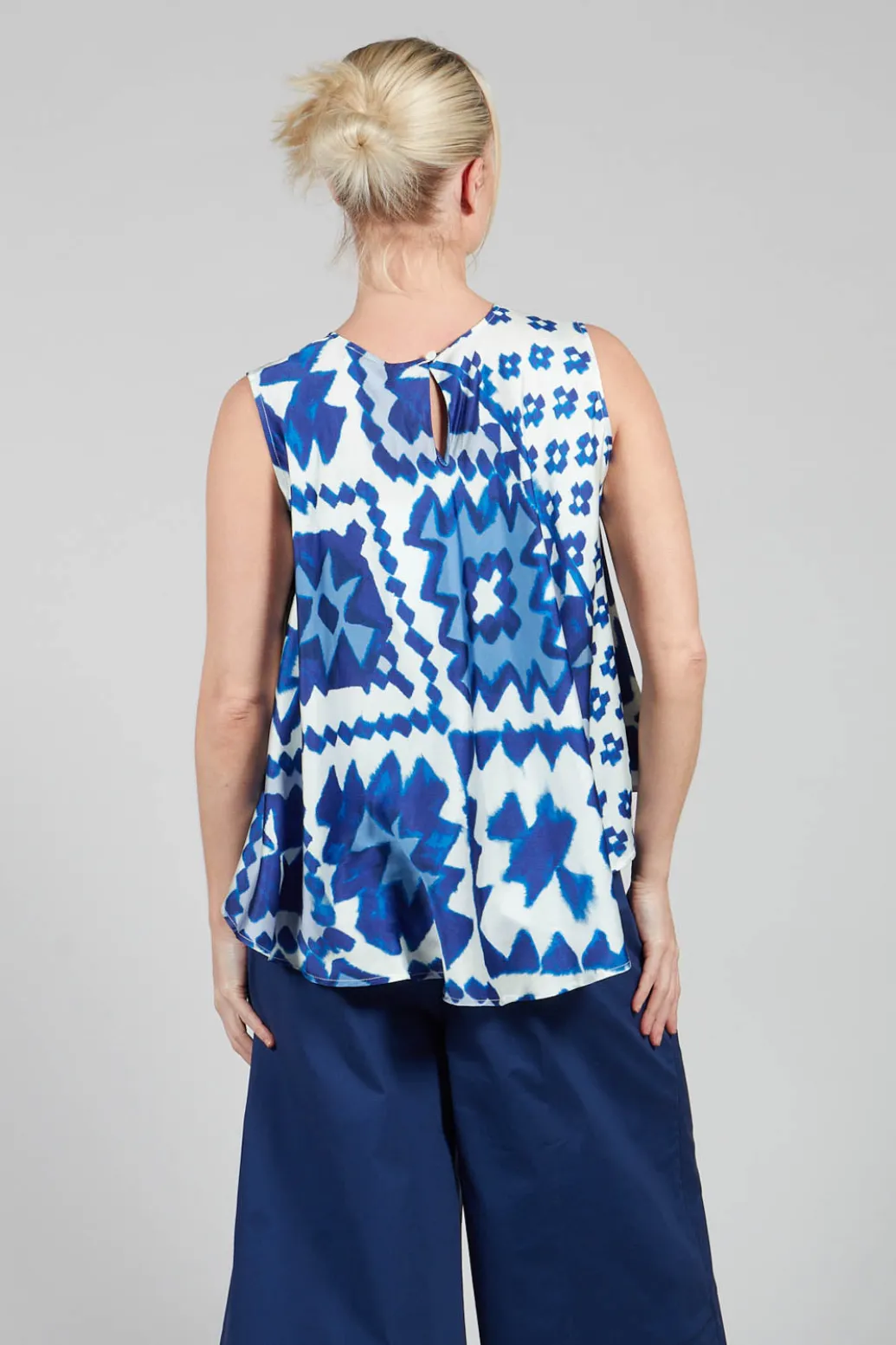 Pleated Sleeveless Blouse in Maya Print