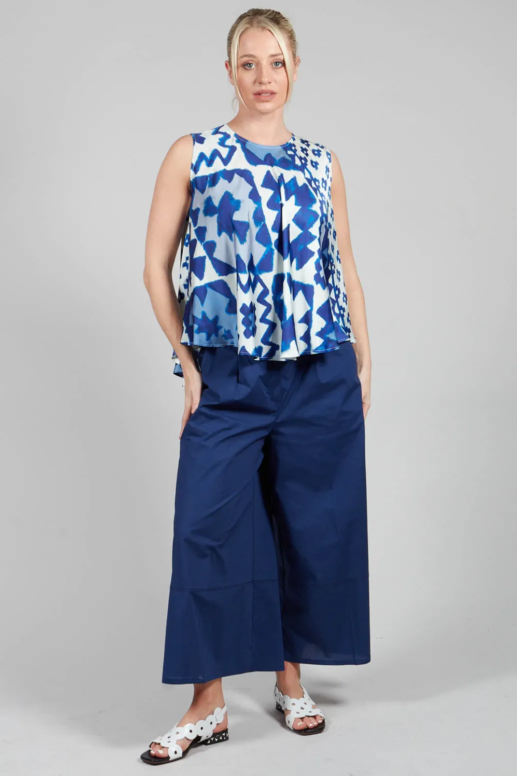 Pleated Sleeveless Blouse in Maya Print