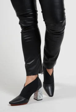 Pointed Heeled Ankle Boots in Pamlos / Ludlamite Black