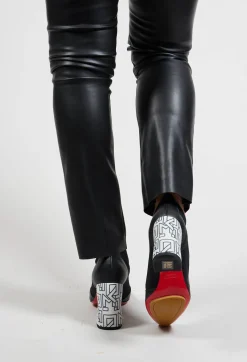 Pointed Heeled Ankle Boots in Pamlos / Ludlamite Black