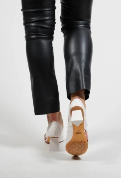 Pointed Heeled Boots in Osso