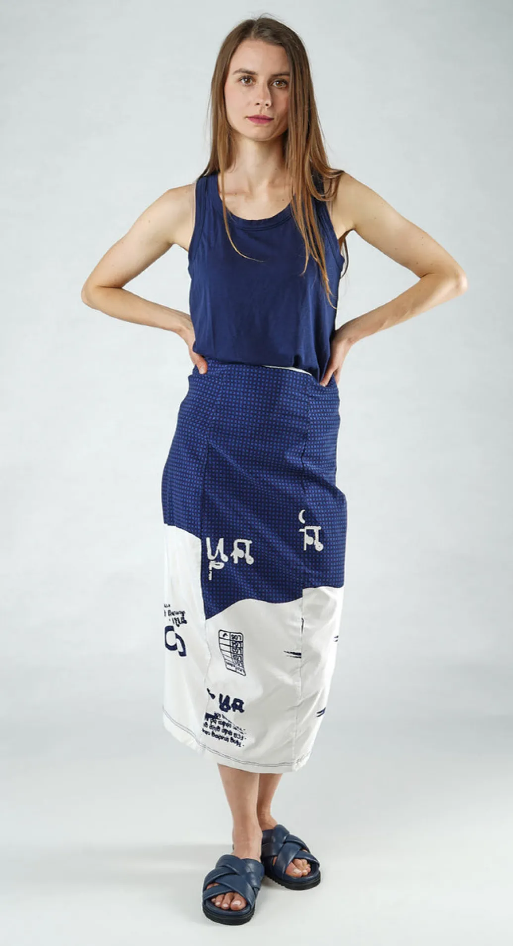 PRE-ORDER - Pull On Curved Hem Pencil Skirt in Navy Print