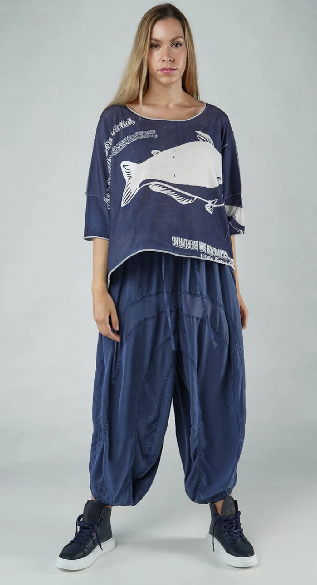 PRE-ORDER - Short Pullover in Black Print (Pictured in Navy Print)