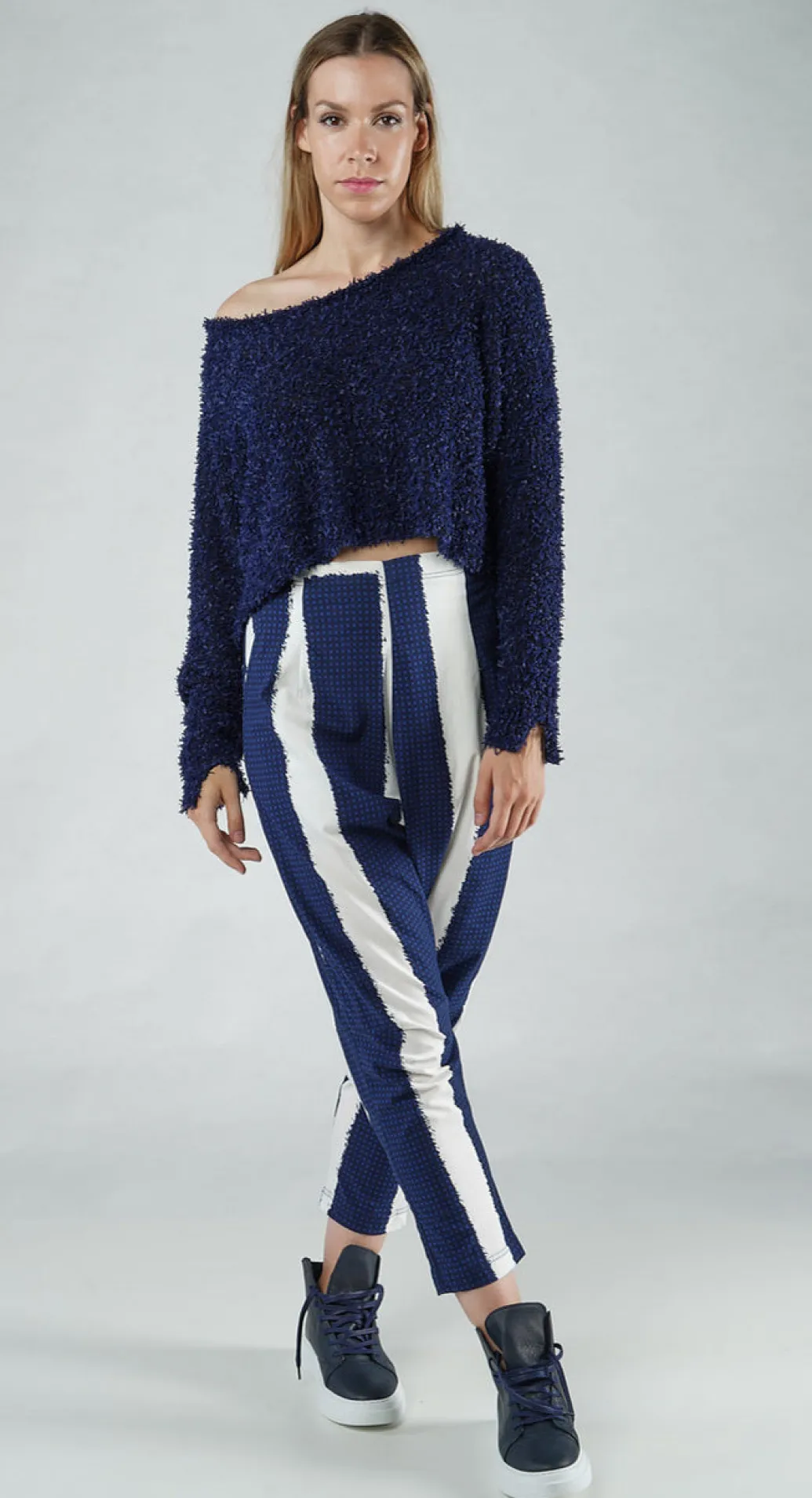 PRE-ORDER - Textured Cropped Jumper in Offwhite (Pictured in Navy)