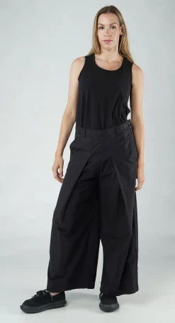 PRE-ORDER - Trousers with Oversized Pleats in Black