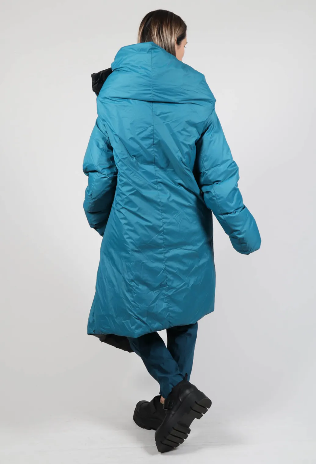 Puffer Coat with Asymmetric Hem in Ink