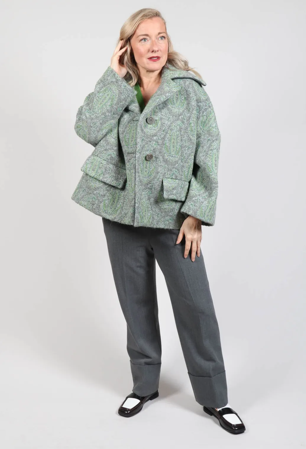 Short Coat with Large Collar in Grey