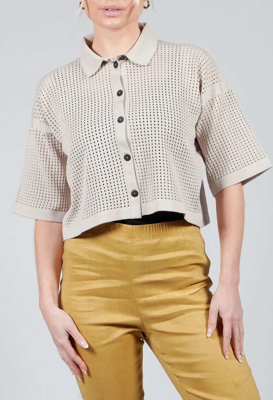 Short Sleeve Knitted Cardigan in Mastic