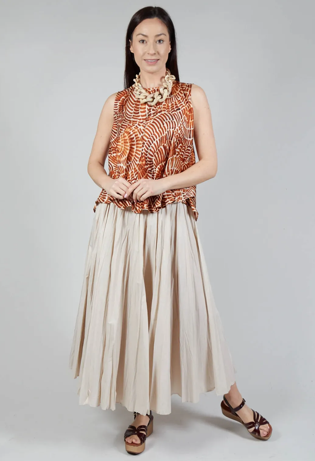 Sleeveless Blouse in Shell Print
