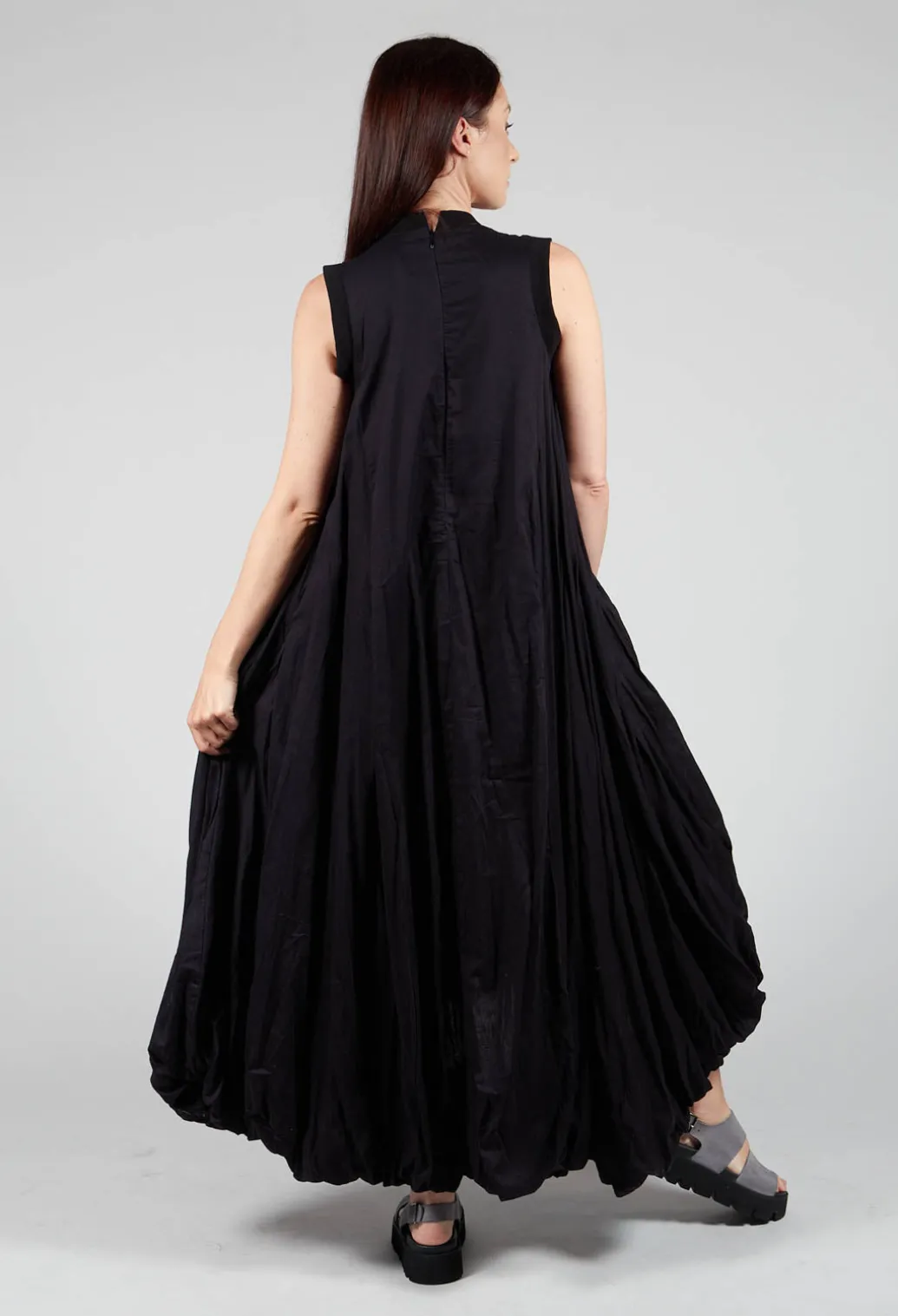 Sleeveless Maxi dress in Black