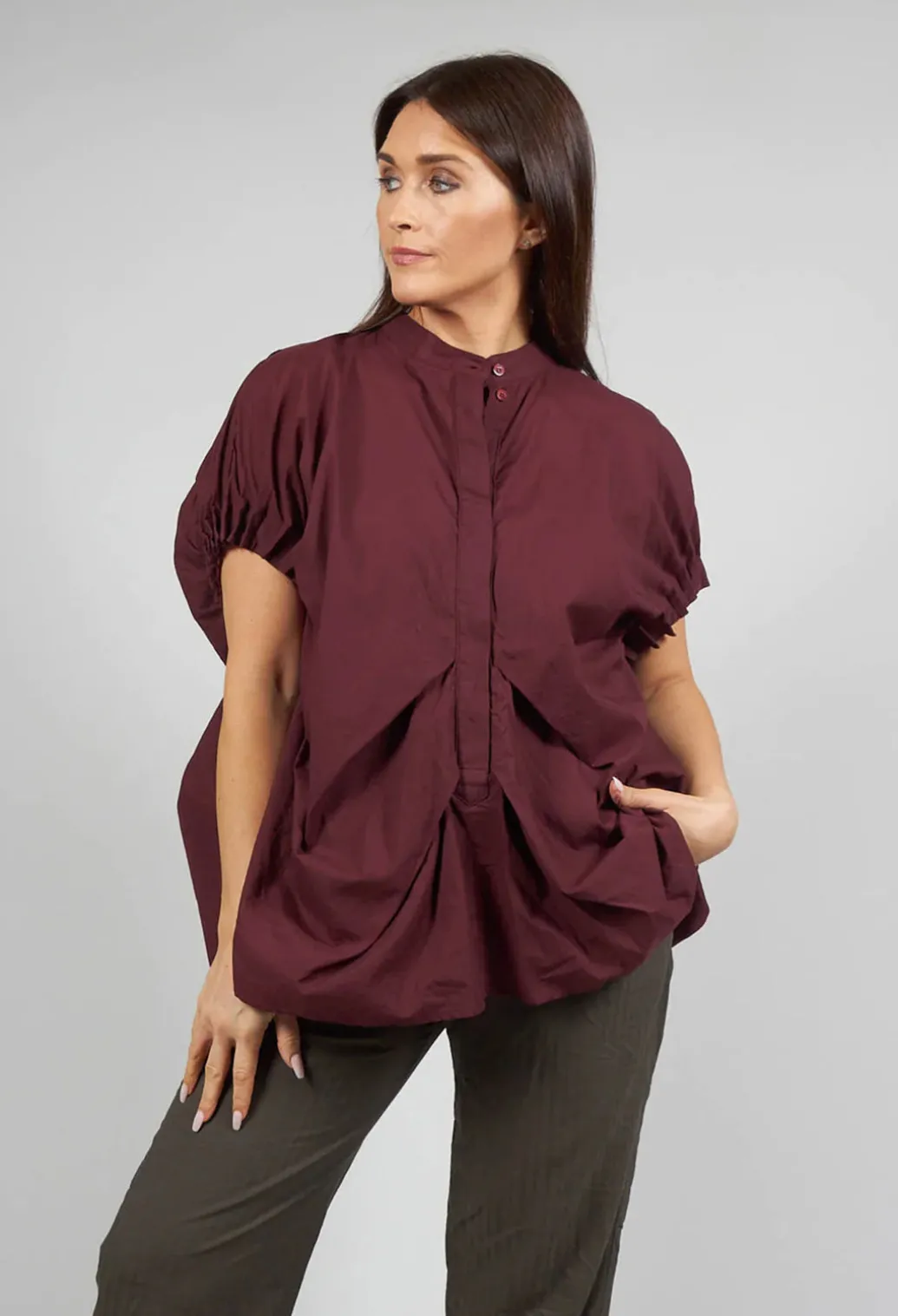 Sleeveless Shirt in Granato