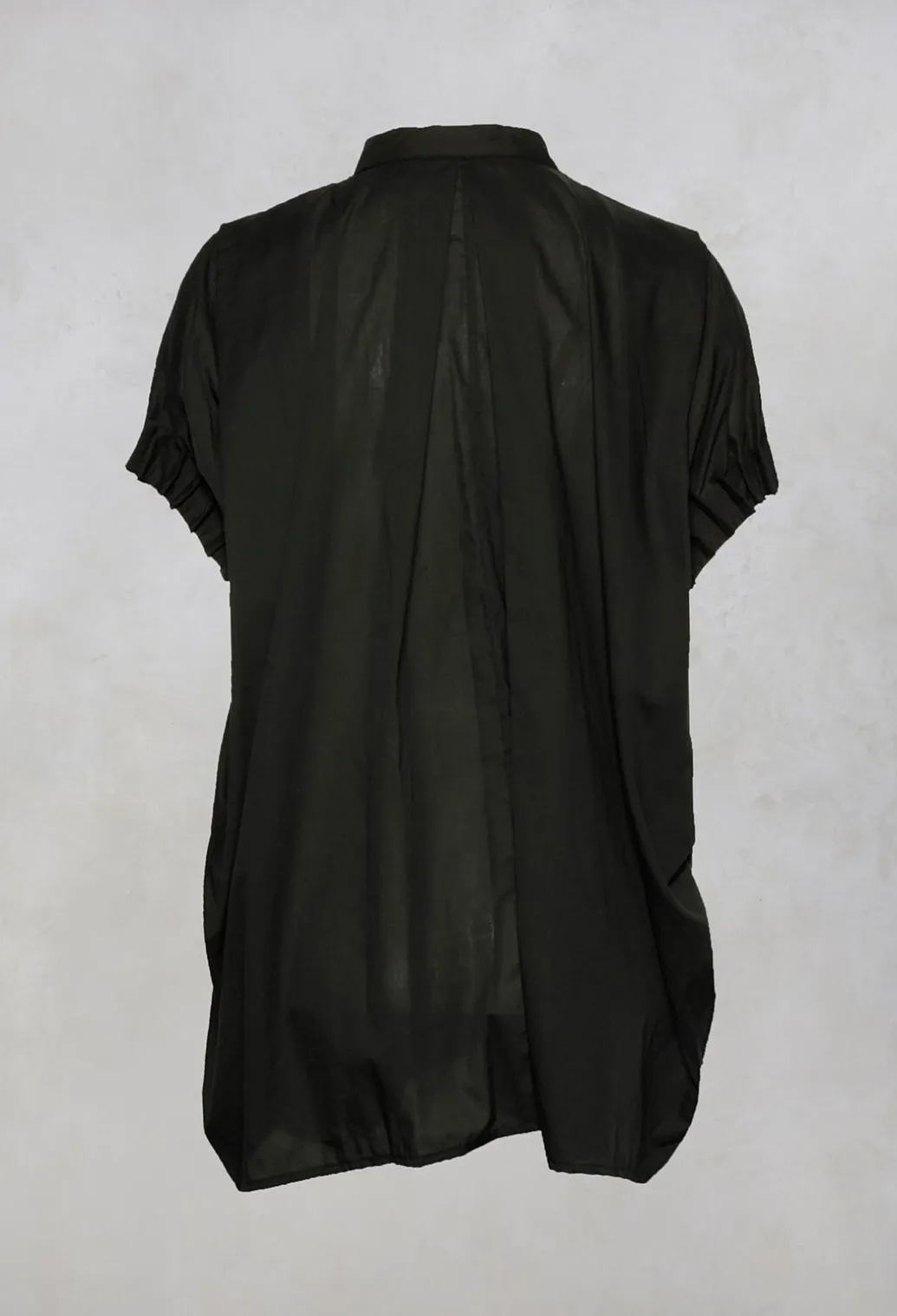 Sleeveless Shirt in Nero