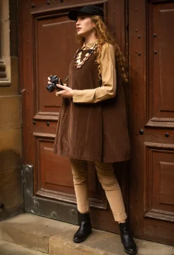 Sleeveless Tunic V in Coffee