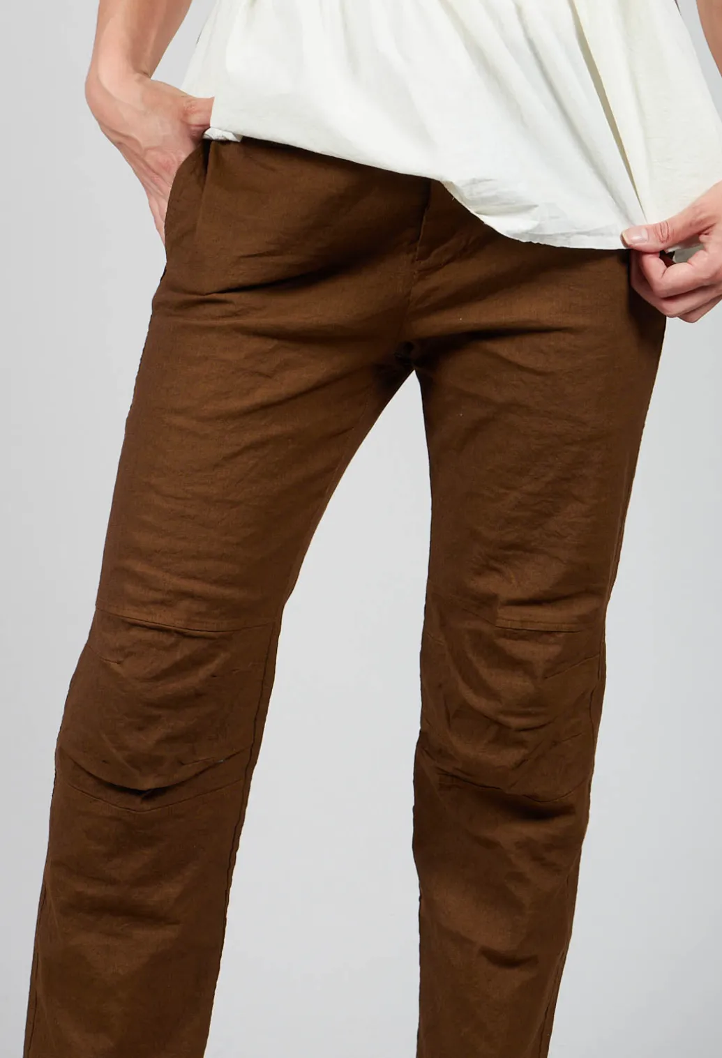 Straight Leg Trousers in Oliva