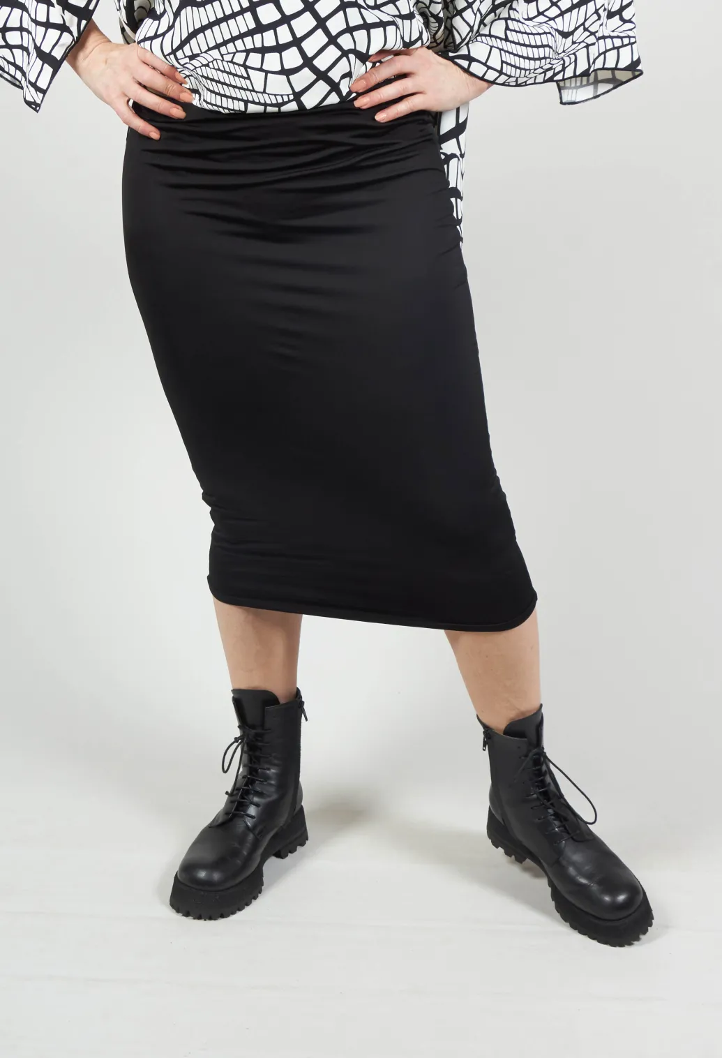 Stretch Midi Skirt in Black